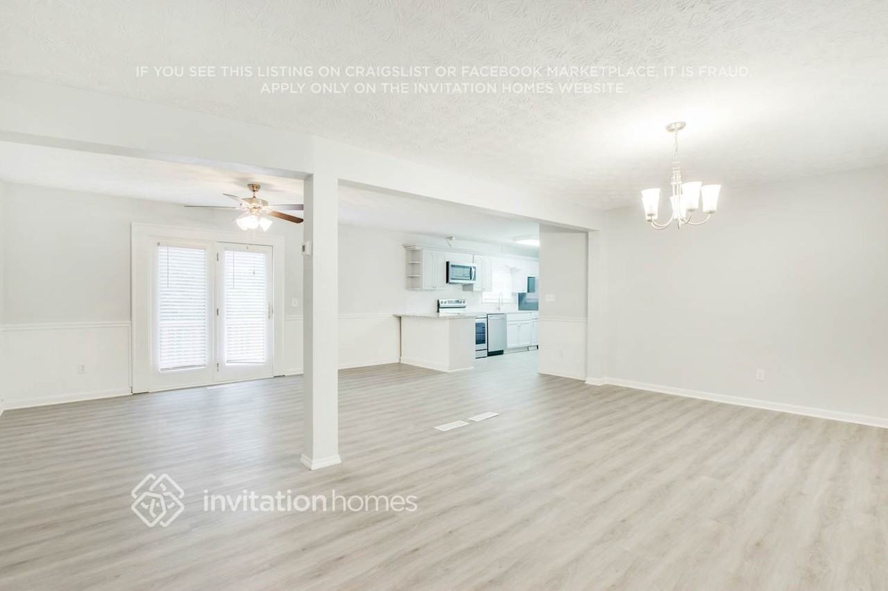 7280 Hollyhock Dr - Photo 3 of 13