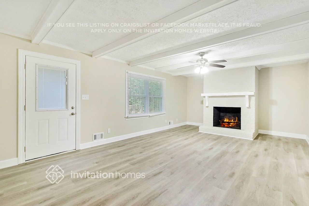 5850 Whispering Pines Cir Sw - Photo 4 of 24