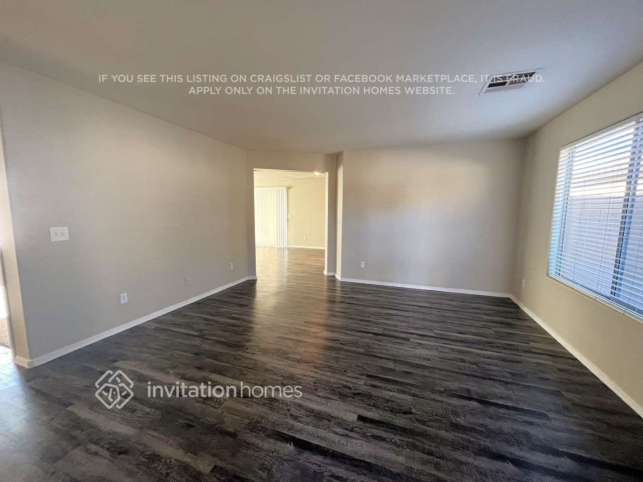 19464 N Smith Dr - Photo 3 of 17