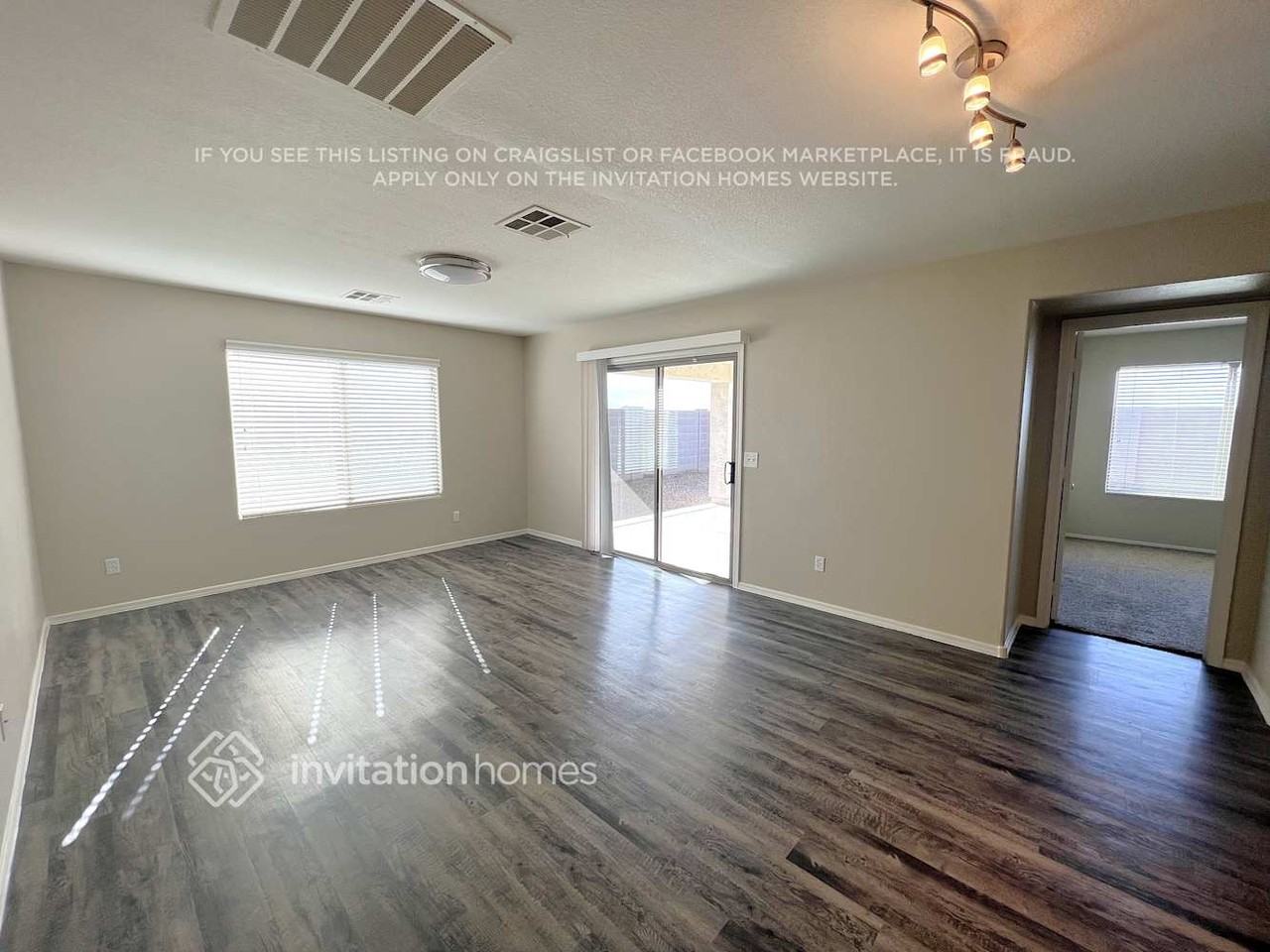 19464 N Smith Dr - Photo 4 of 17