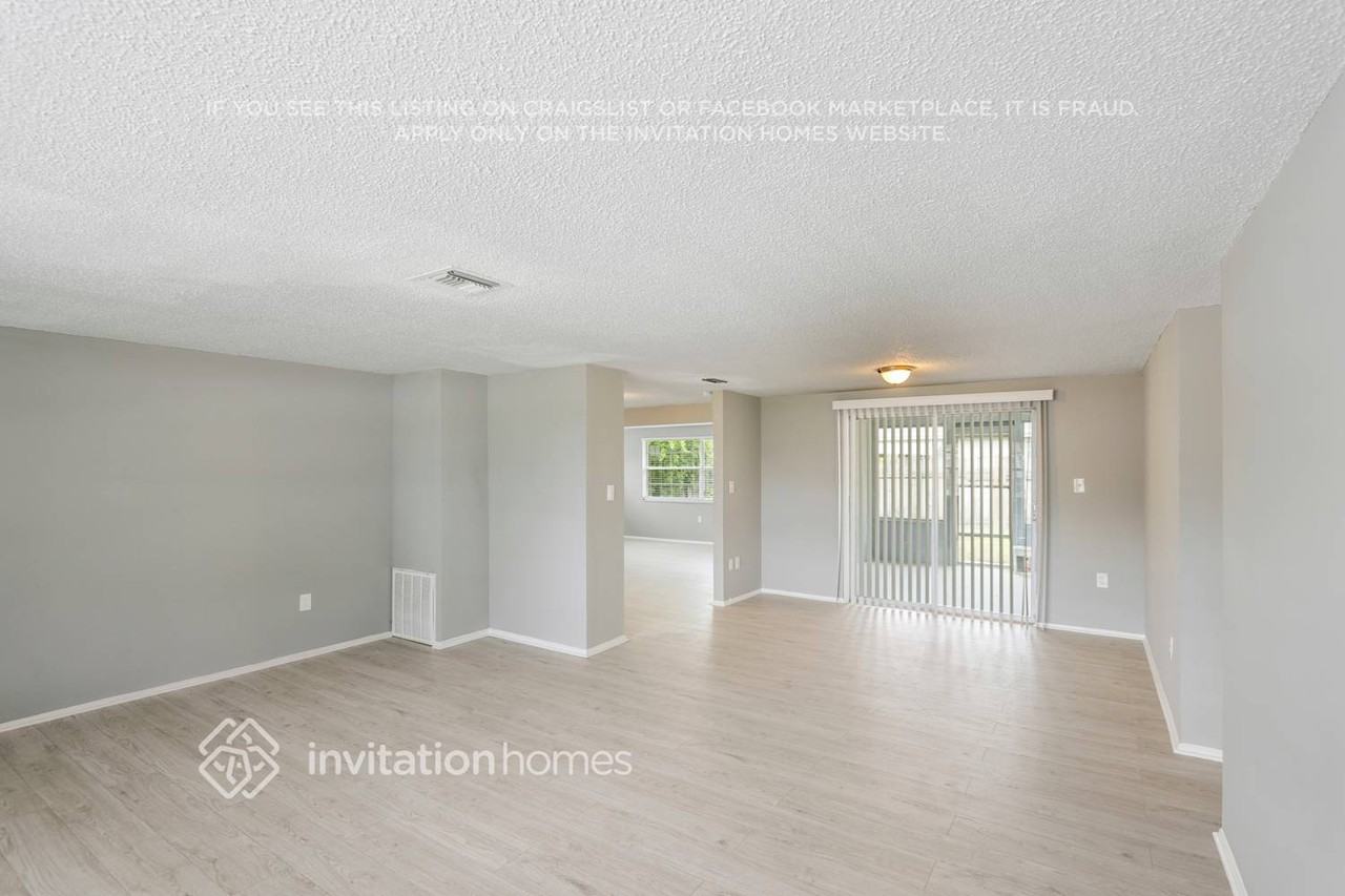 8706 Roble Way - Photo 2 of 16