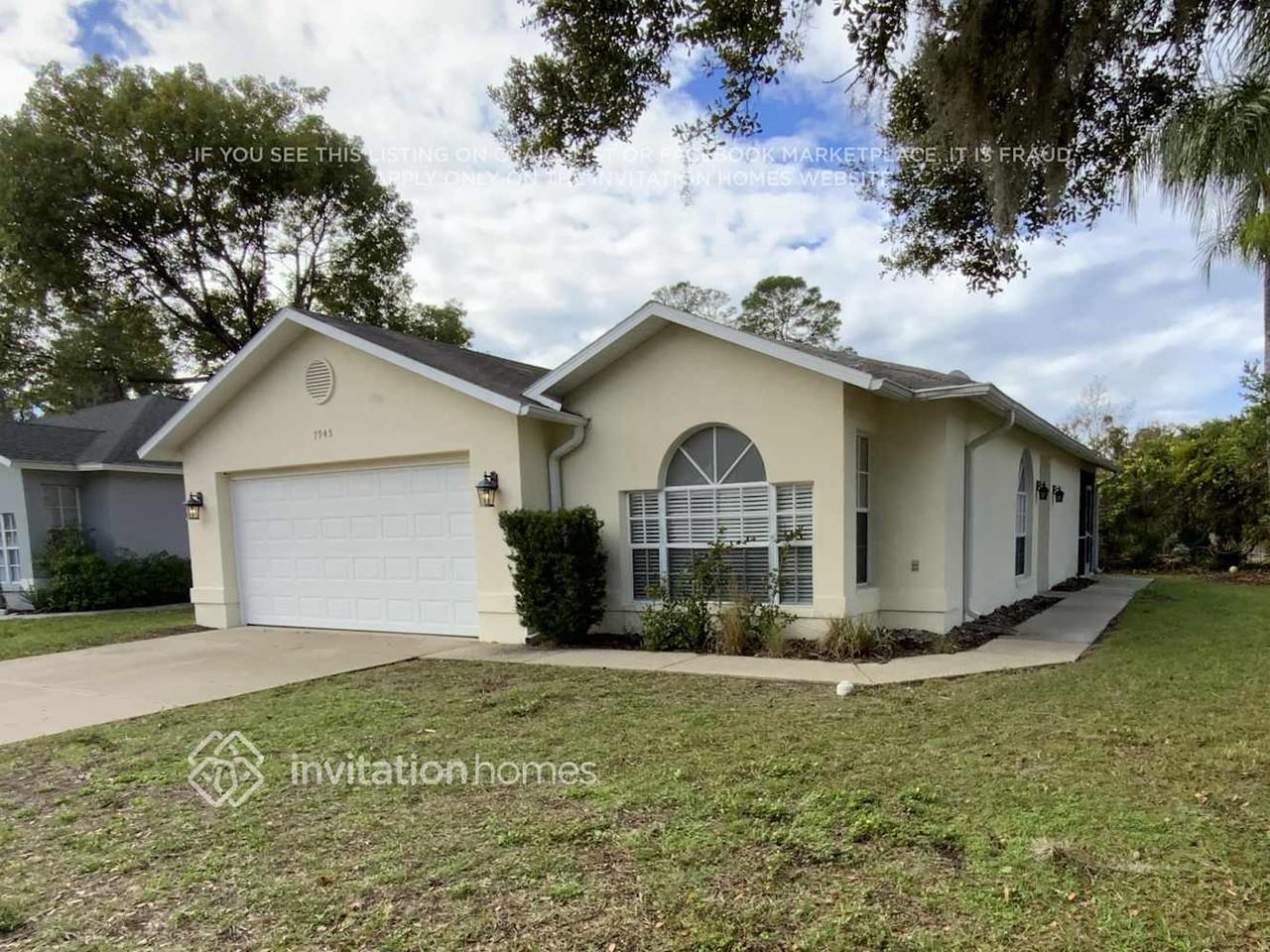 7945 Hathaway Dr - Photo 2 of 4