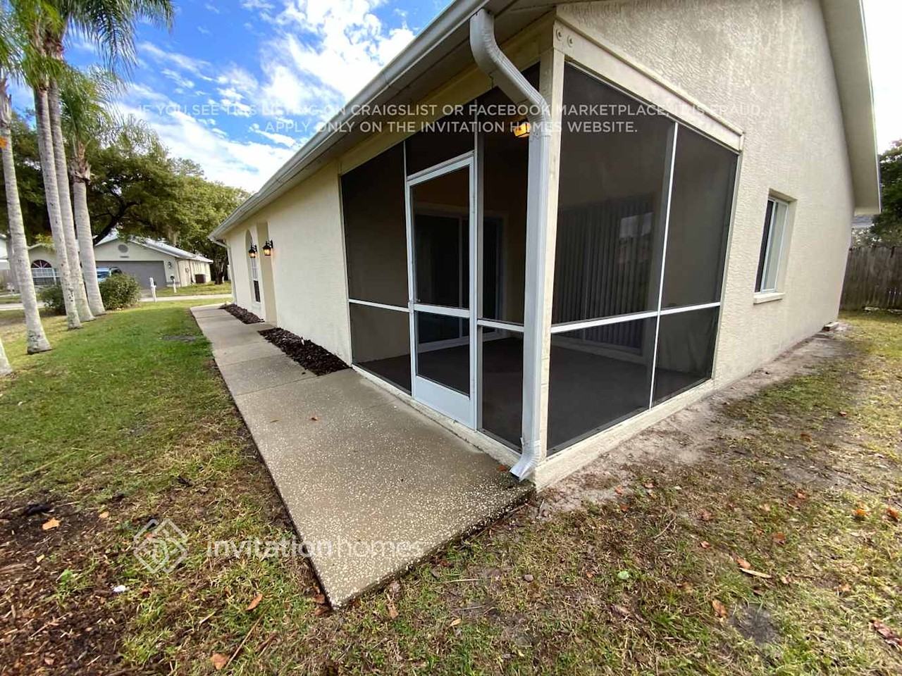 7945 Hathaway Dr - Photo 3 of 4