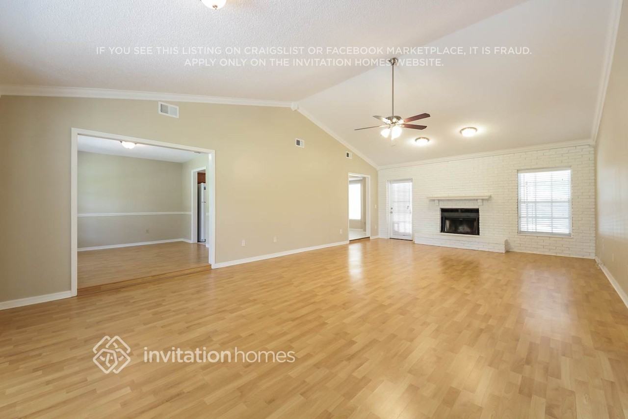 4447 Windsmere Blvd - Photo 3 of 20