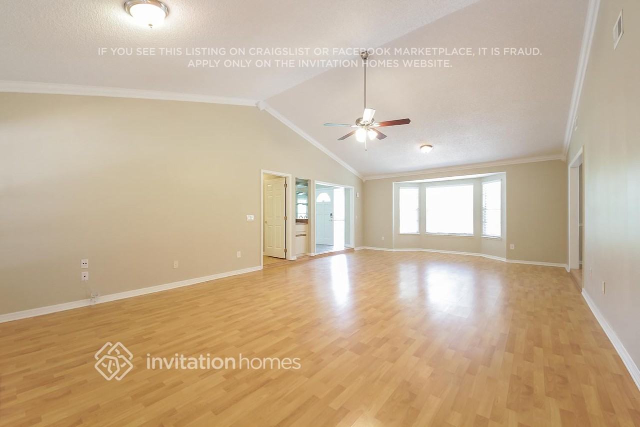 4447 Windsmere Blvd - Photo 4 of 20