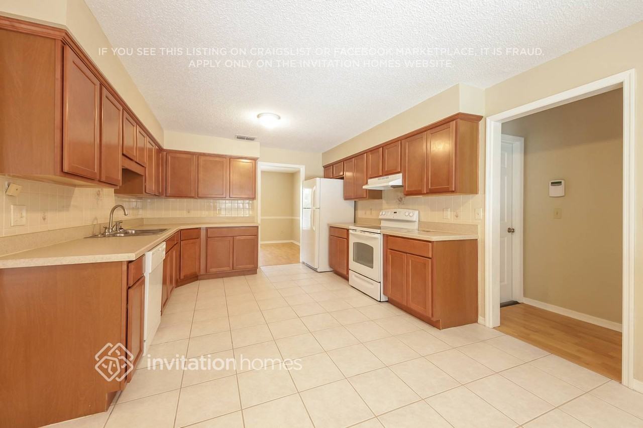 4447 Windsmere Blvd - Photo 7 of 20