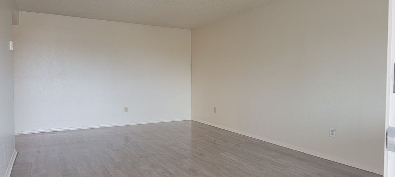 10506 Bridgeport Way SW - Photo 2 of 30