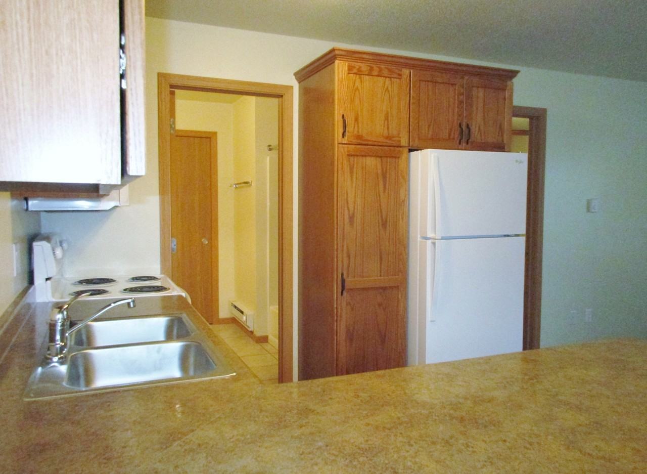 Cozy 1 Bedroom Available Now! - Photo 4 of 34