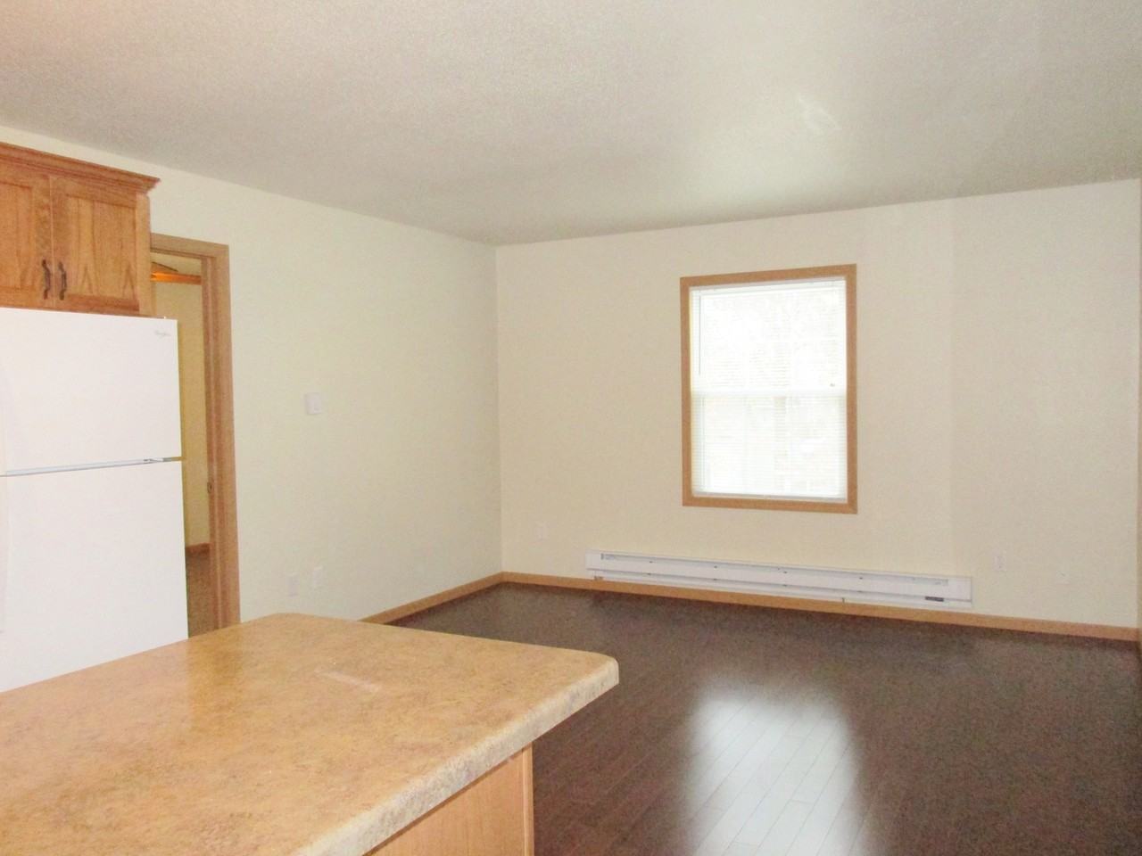 Cozy 1 Bedroom Available Now! - Photo 5 of 34