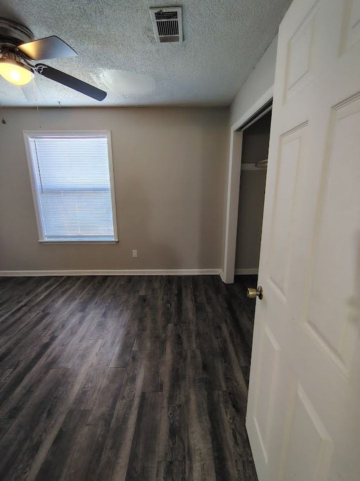 3 Meredith Ct #E - Photo 3 of 16