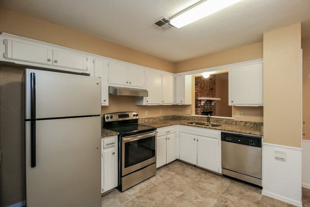 9705 Oak Tree Ter - Photo 6 of 16