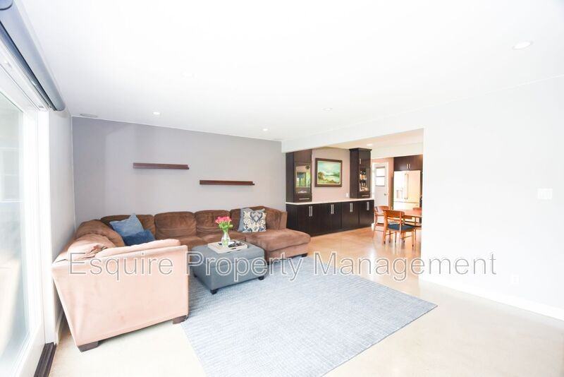 679 Randy Dr - Photo 3 of 15
