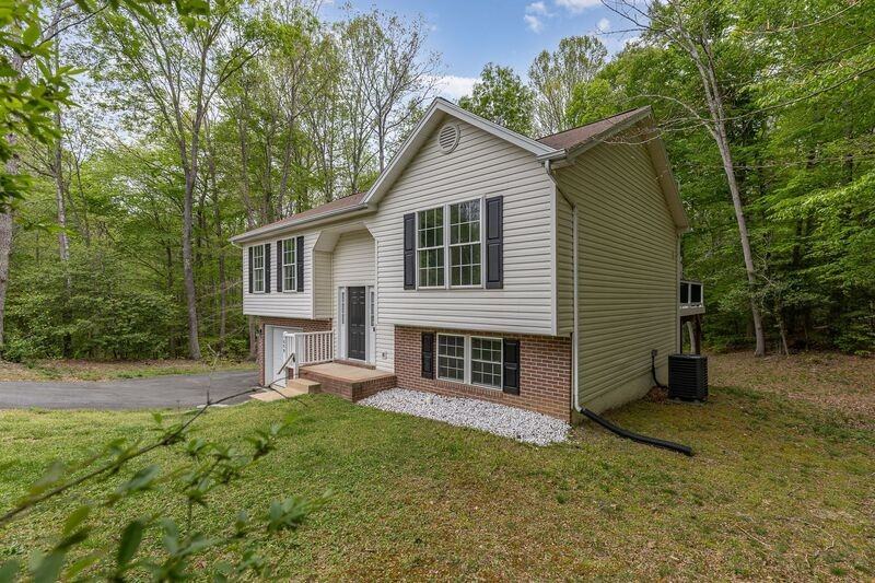 1059 Garner Dr - Photo 2 of 24