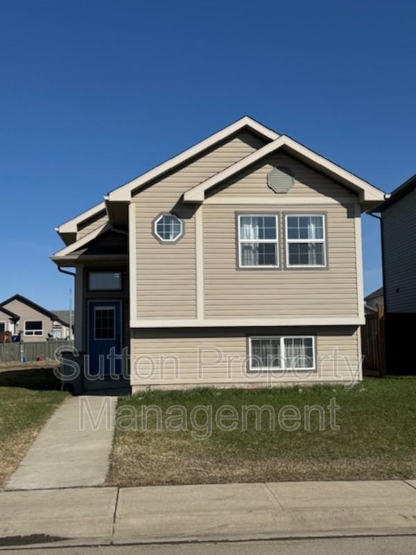 11246 74 Ave - Photo 3 of 16