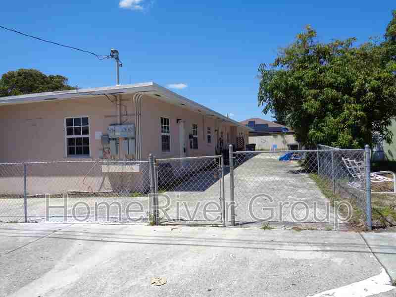 1035 Grant St #1 - Photo 2 of 17