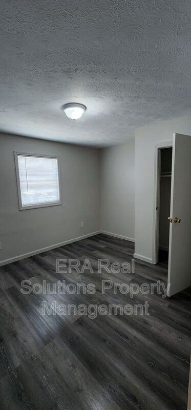 216 W Temple St - Photo 2 of 11
