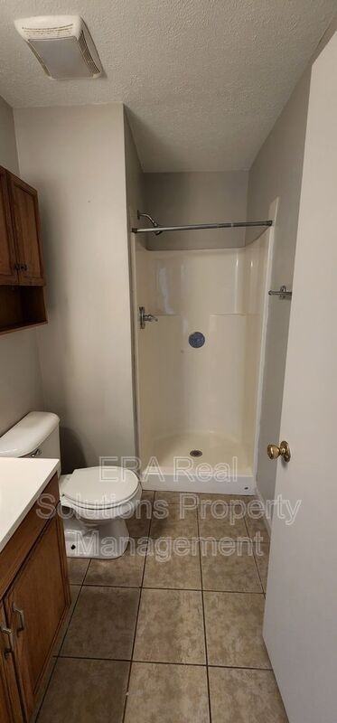 216 W Temple St - Photo 4 of 11