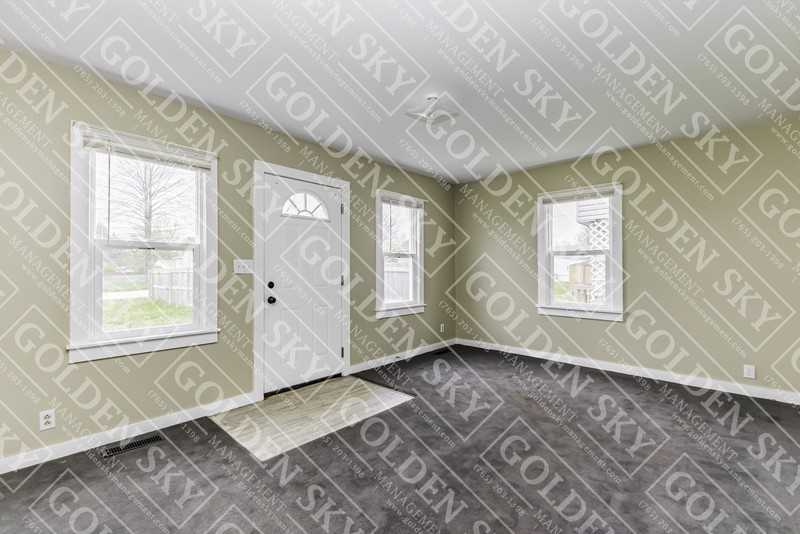 2400 W 10th St - Photo 3 of 10