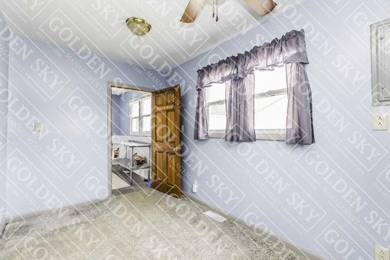 2400 W 10th St - Photo 6 of 10