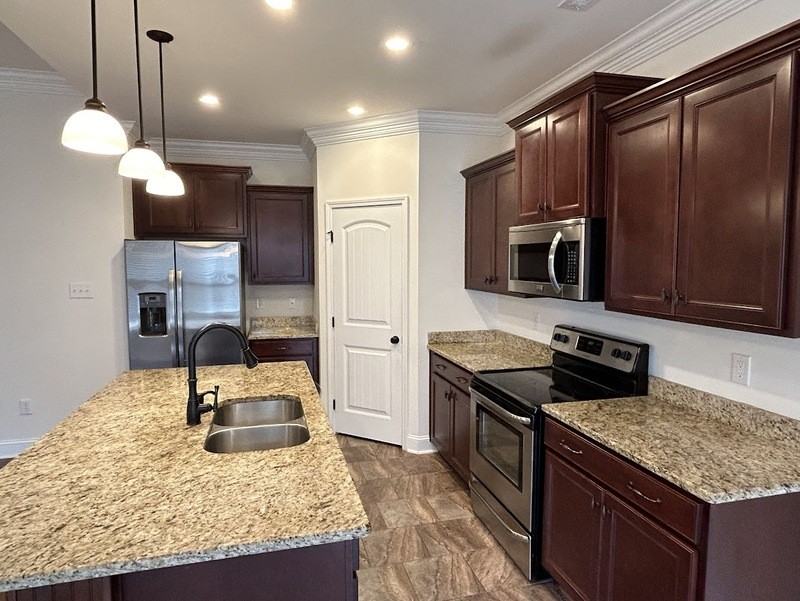 138 Riverfront Dr - Photo 2 of 17