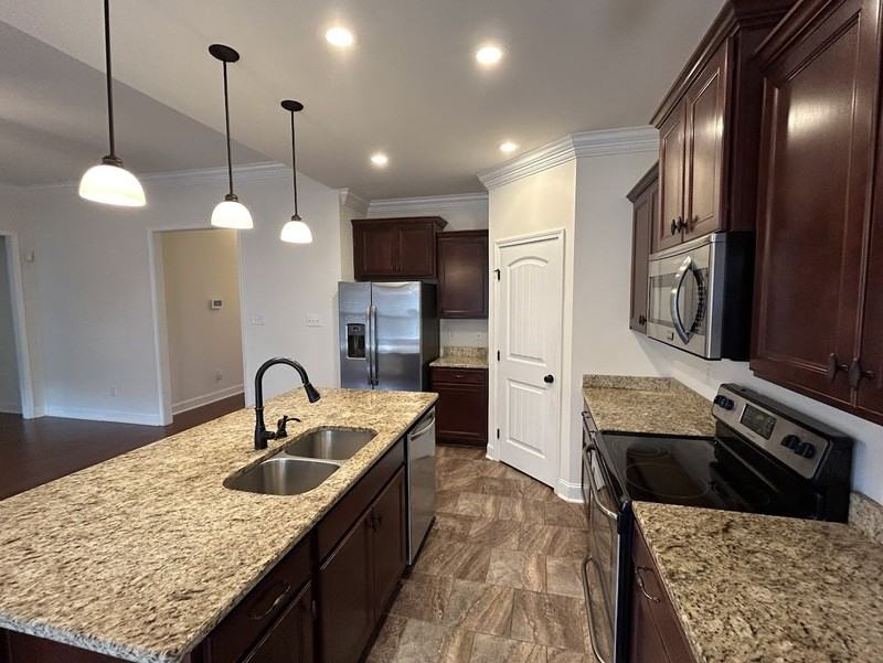 138 Riverfront Dr - Photo 3 of 17