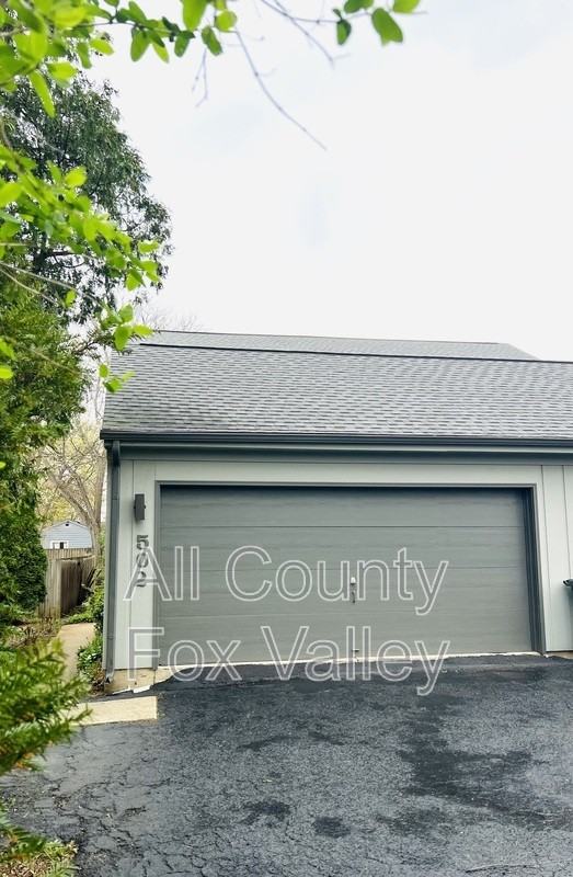 502 S Hough St - Photo 2 of 14