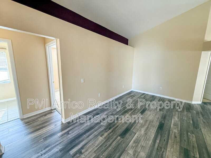 13047 Bridleford Dr - Photo 3 of 33