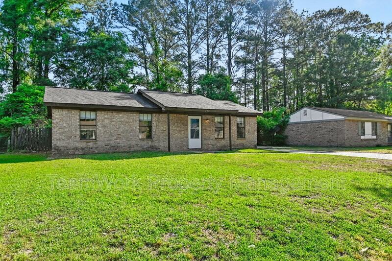 260 Dorchester Manor Blvd - Photo 2 of 24