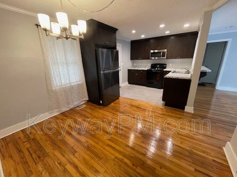 506 Pershing Dr - Photo 6 of 17