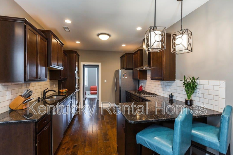 3218 Beaumont Centre Cir - Photo 3 of 21