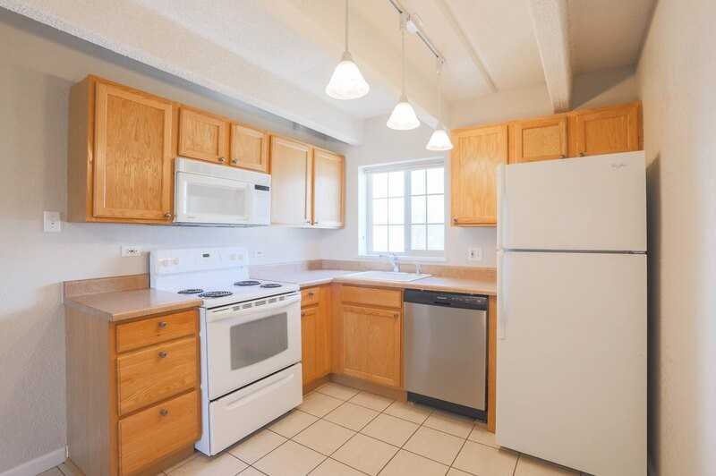 50 N Clarkson St #302 - Photo 4 of 23
