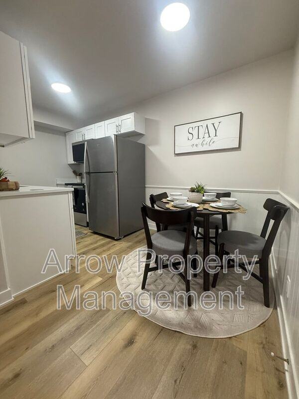 3405 Holdrege St #103 - Photo 4 of 12