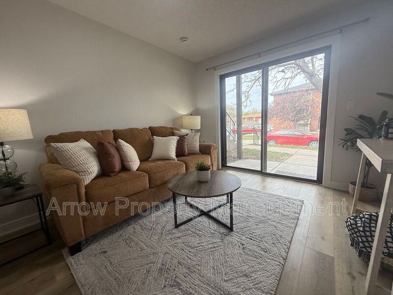 3405 Holdrege St #103 - Photo 5 of 12