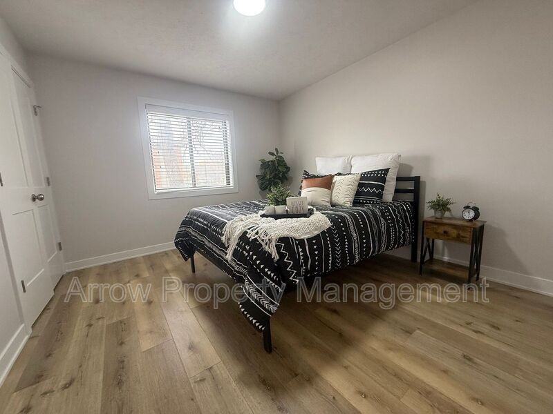 3405 Holdrege St #103 - Photo 7 of 12