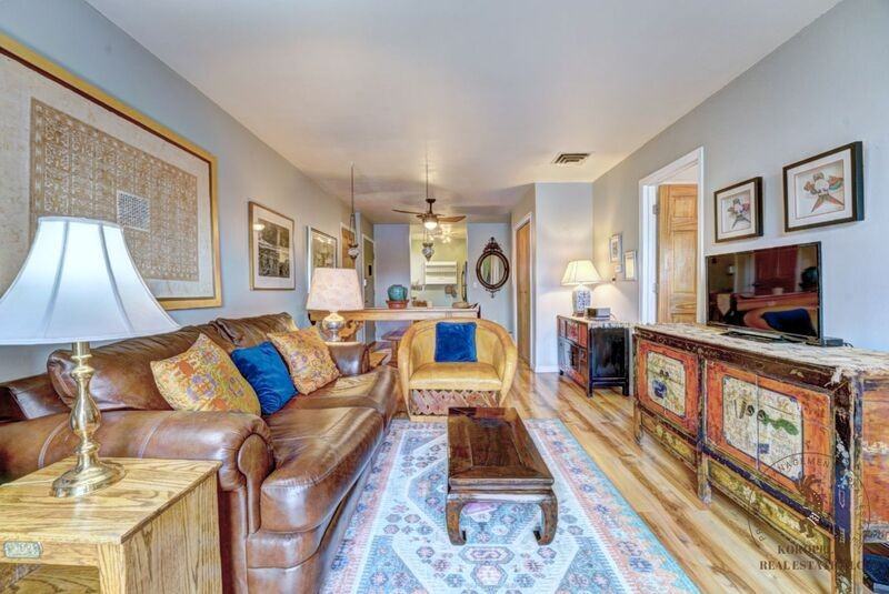 3231 Lakeside Dr - Photo 3 of 14