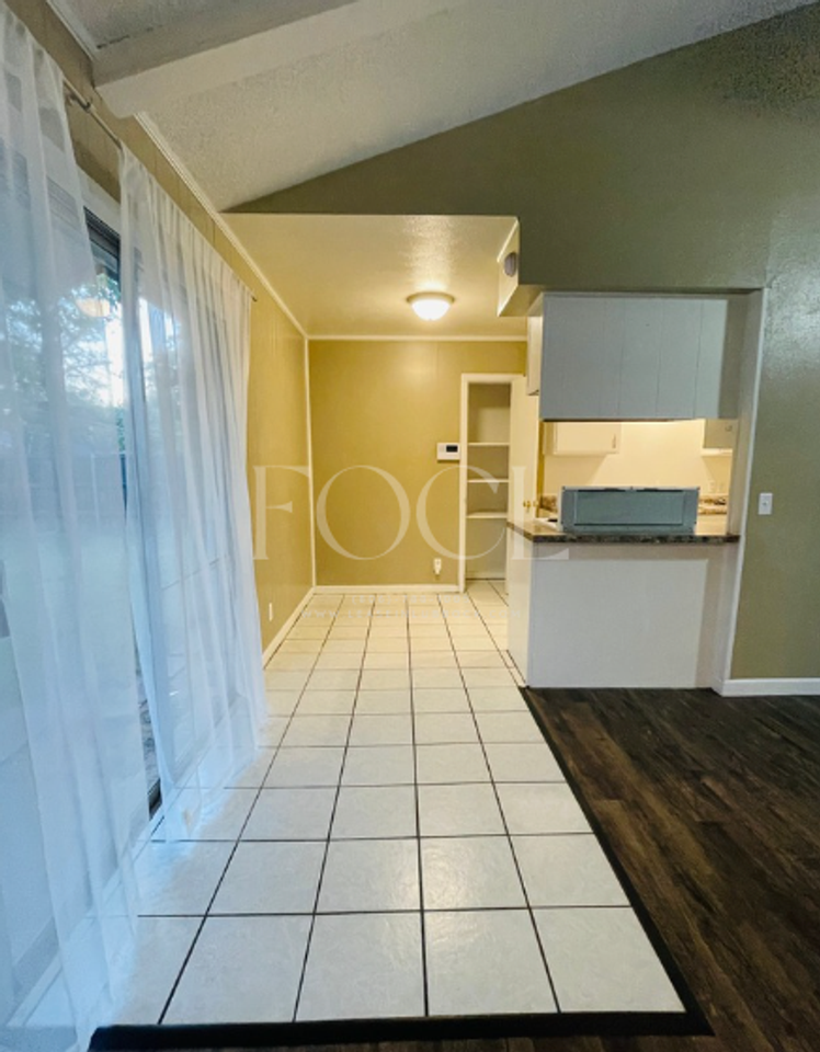 5316 45th St - Photo 5 of 15