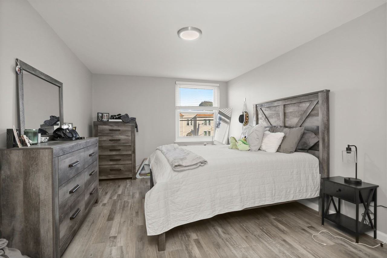 Fully Renovated Modern Apartments - Photo 4 of 47