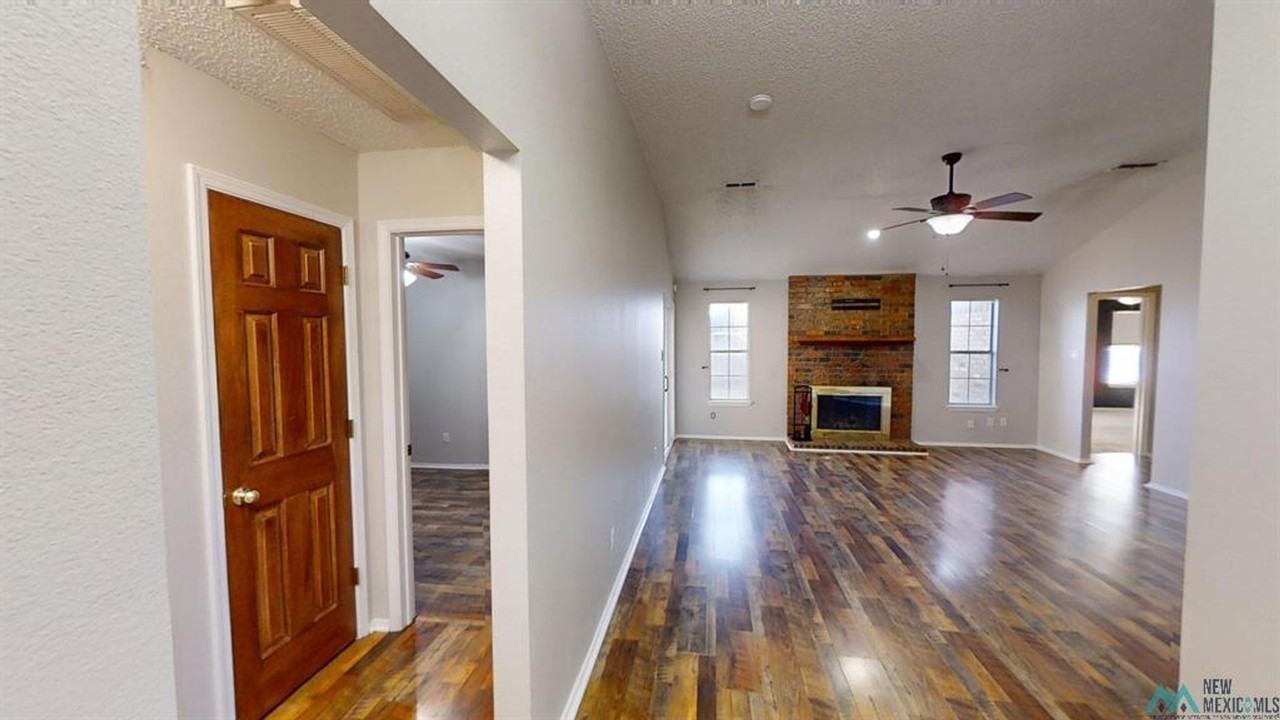 2321 Hammond Blvd - Photo 3 of 31