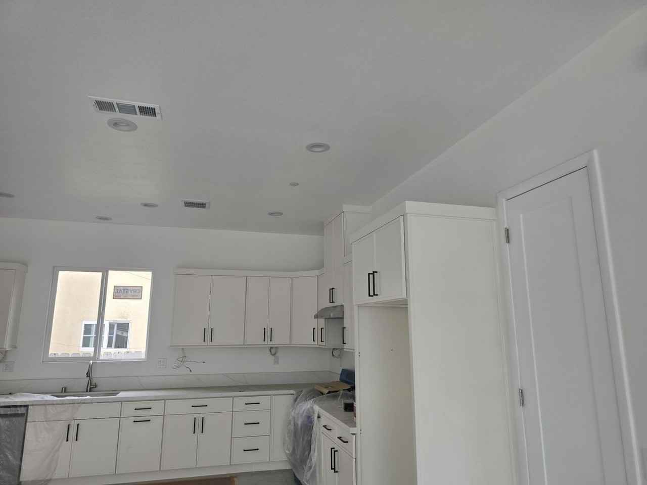 10101 Crosby Ave - Photo 2 of 17