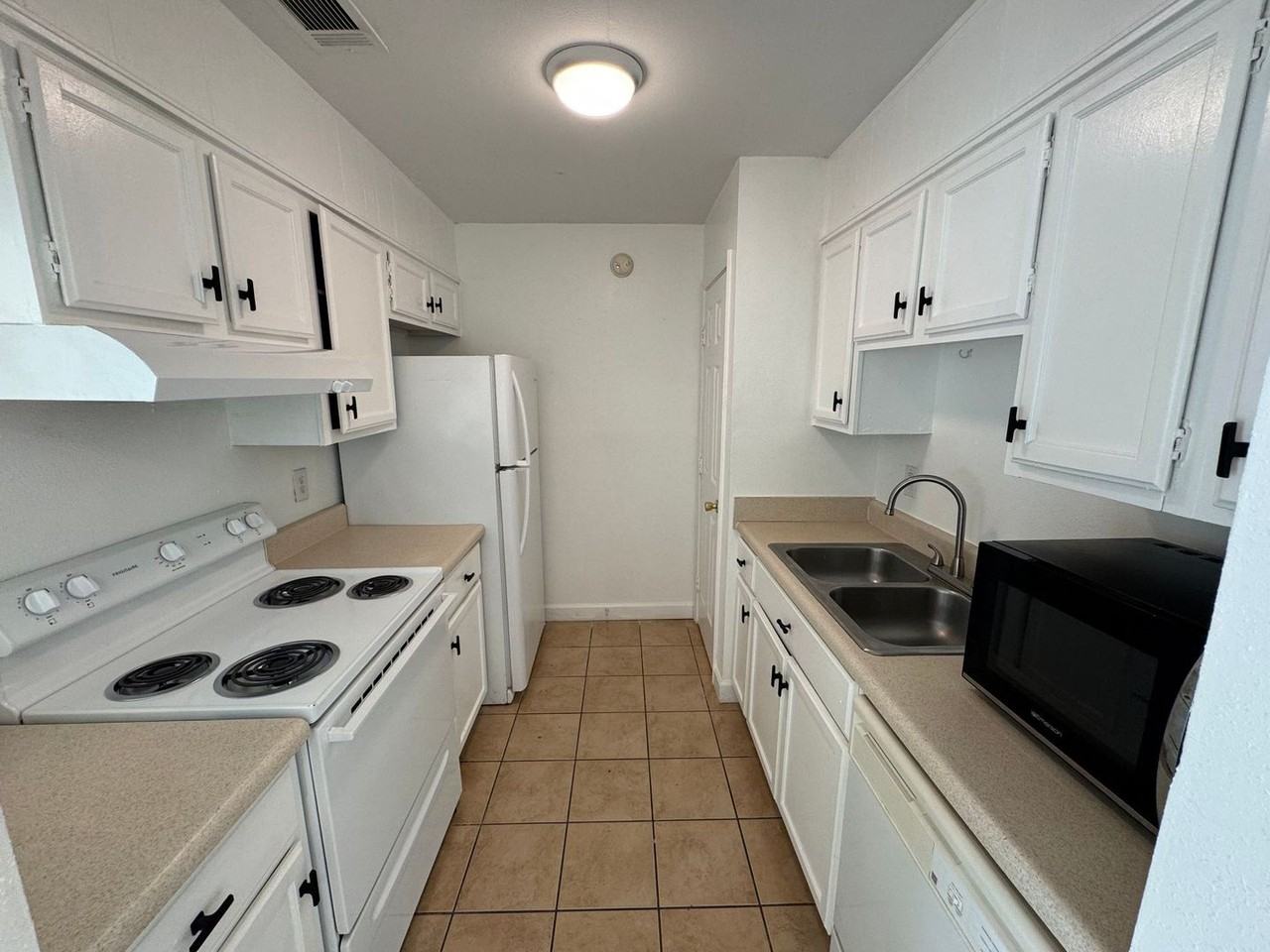 1600 Green Briar Pkwy #A - Photo 6 of 19