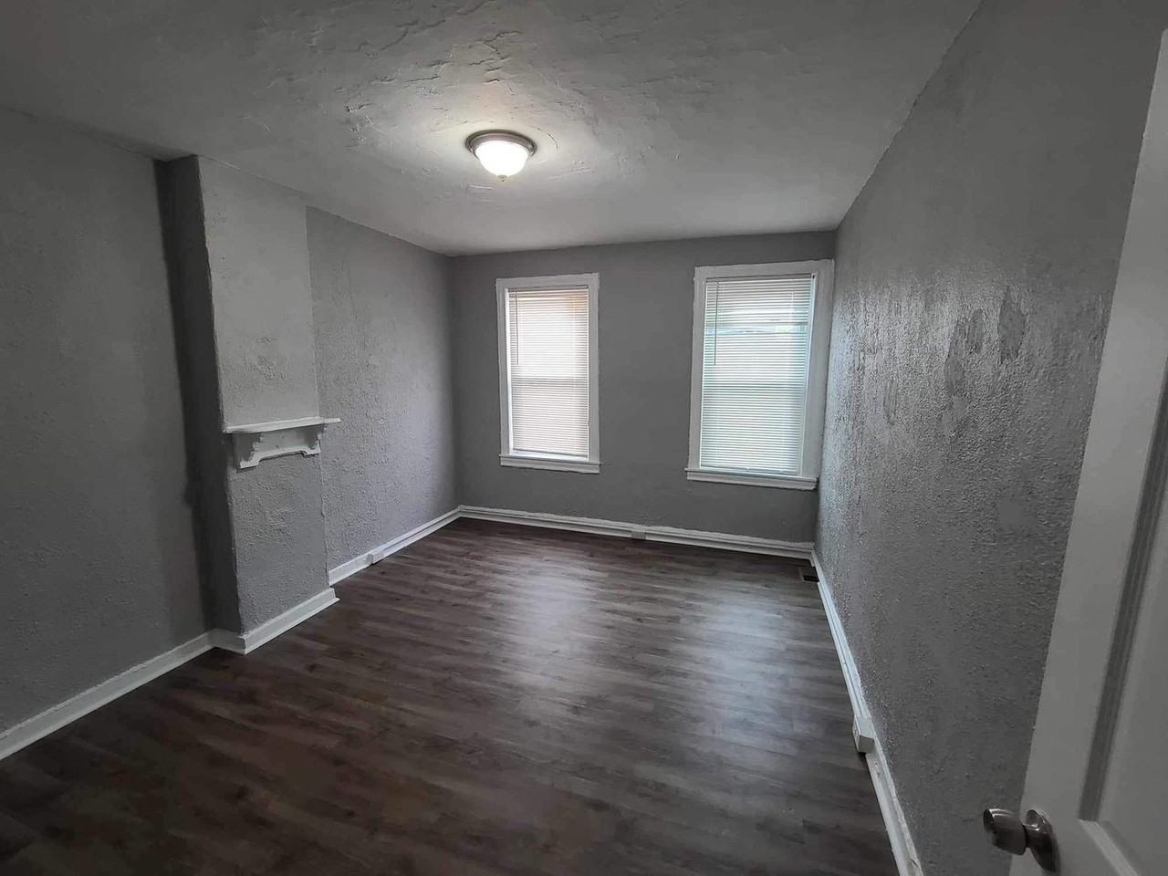 1350 Carroll St - Photo 7 of 10