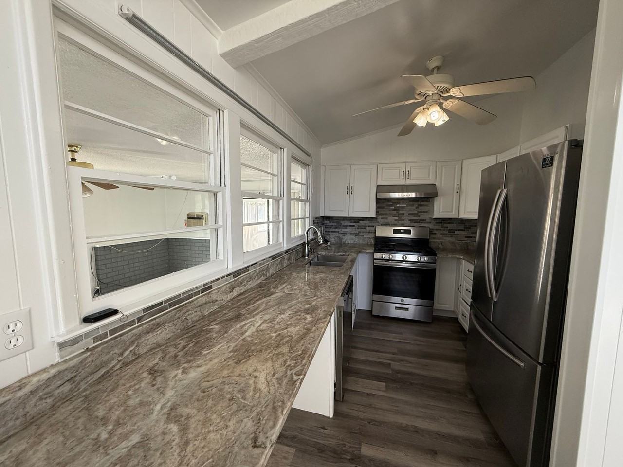 506 Cameron Rd - Photo 2 of 21