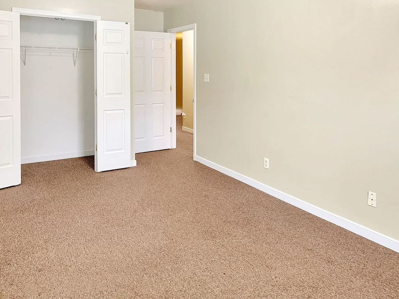 1305 Catherine St - Photo 3 of 7