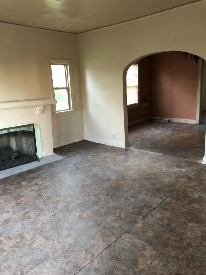 115 E Young St - Photo 2 of 5