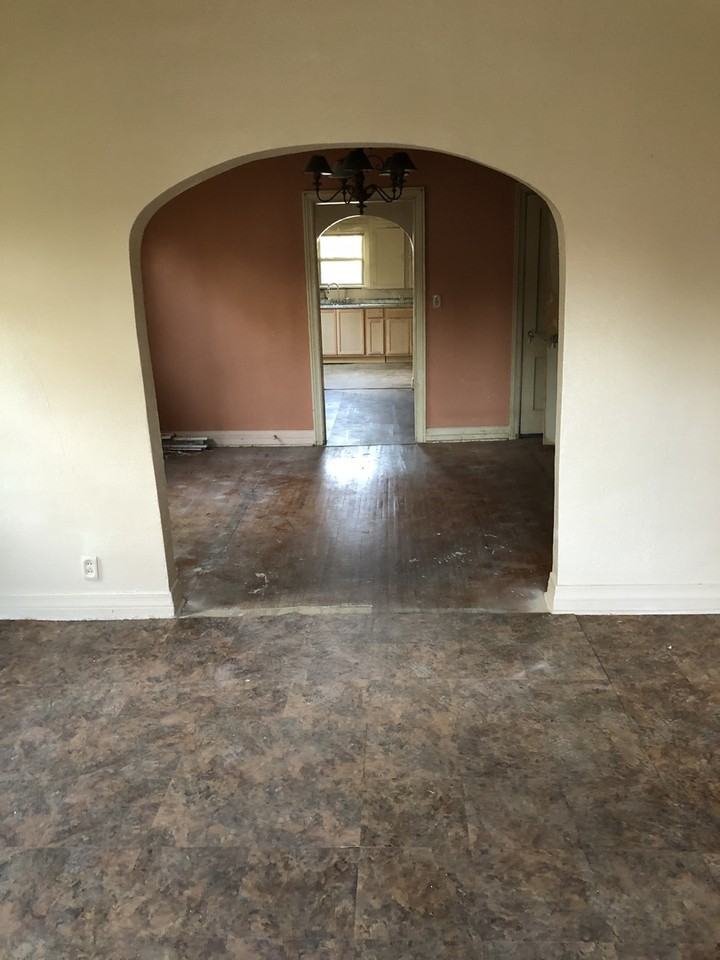 115 E Young St - Photo 3 of 5