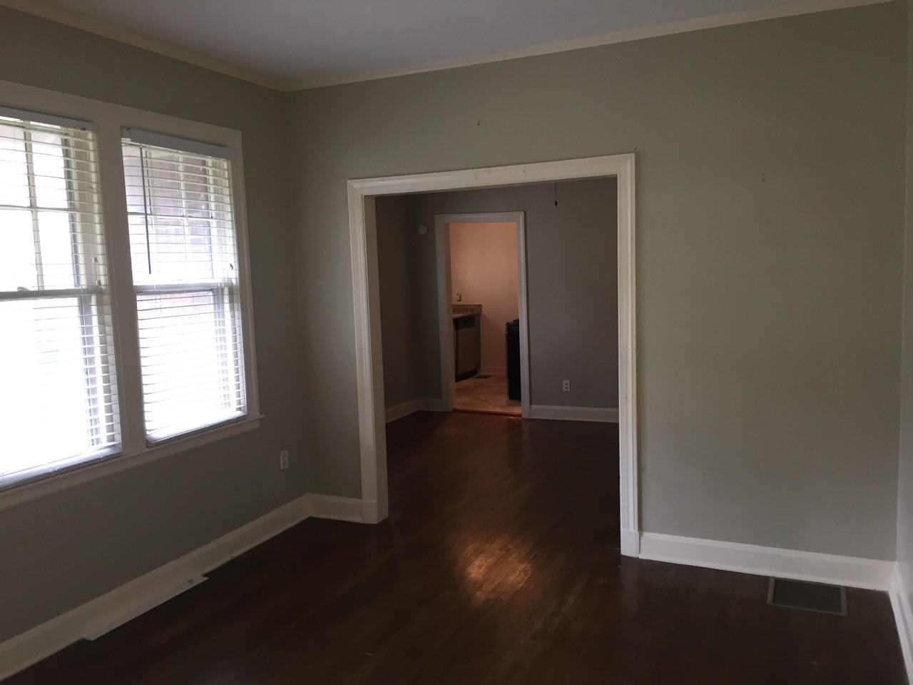 67 N Cox St - Photo 2 of 23