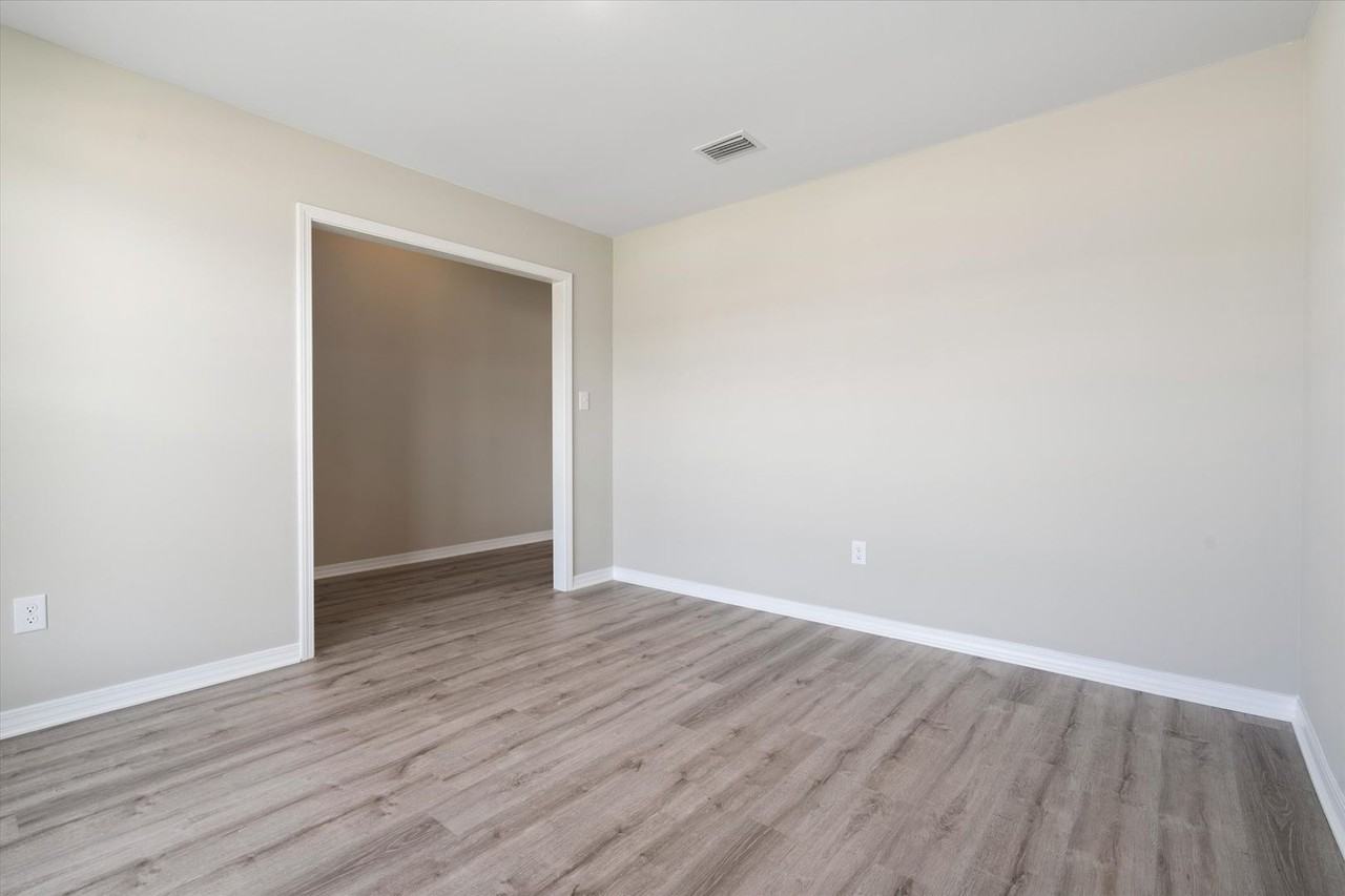 1258 Caper Ave - Photo 4 of 22