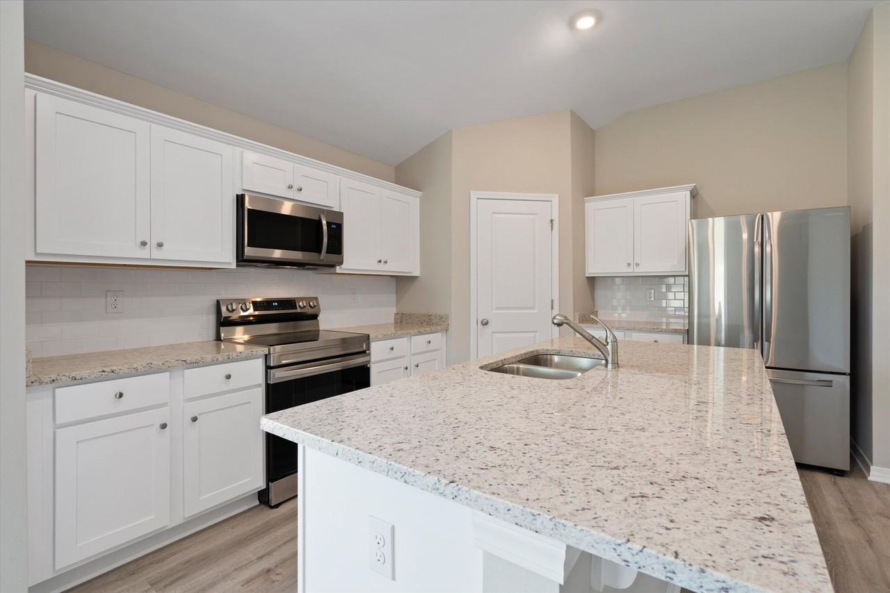 1258 Caper Ave - Photo 5 of 22