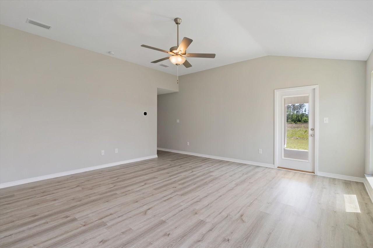 1258 Caper Ave - Photo 7 of 22
