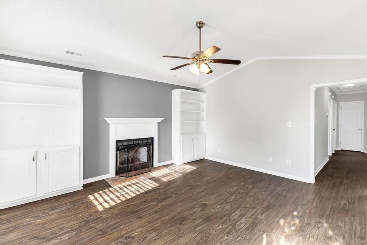 350 Lands End Ln - Photo 3 of 19